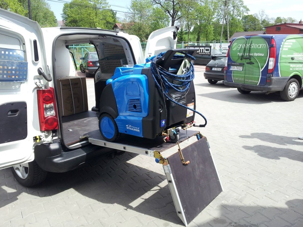 Mobile steam car wash